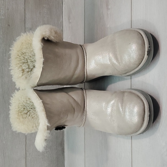 Ugg Australia Women Bailey I Do Wedding Bridal Short Sheepskin Boots shoes 8 - Picture 3 of 15